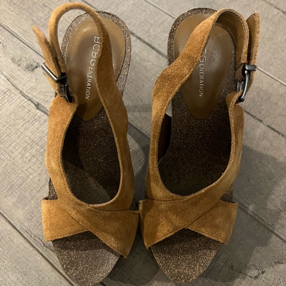 BCBG Heels - Picture 4 of 7